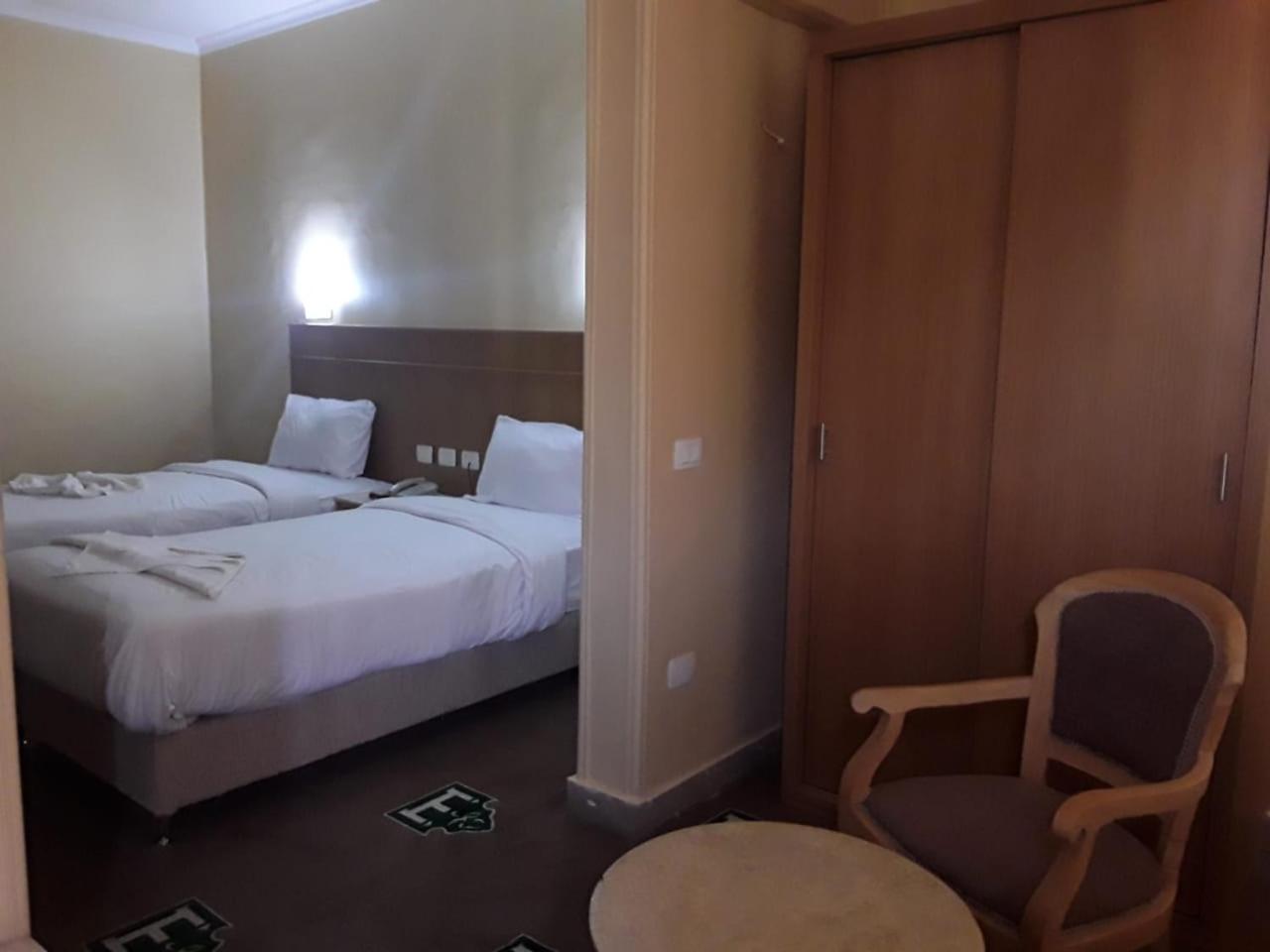 Regency Hotel Giza Bagian luar foto